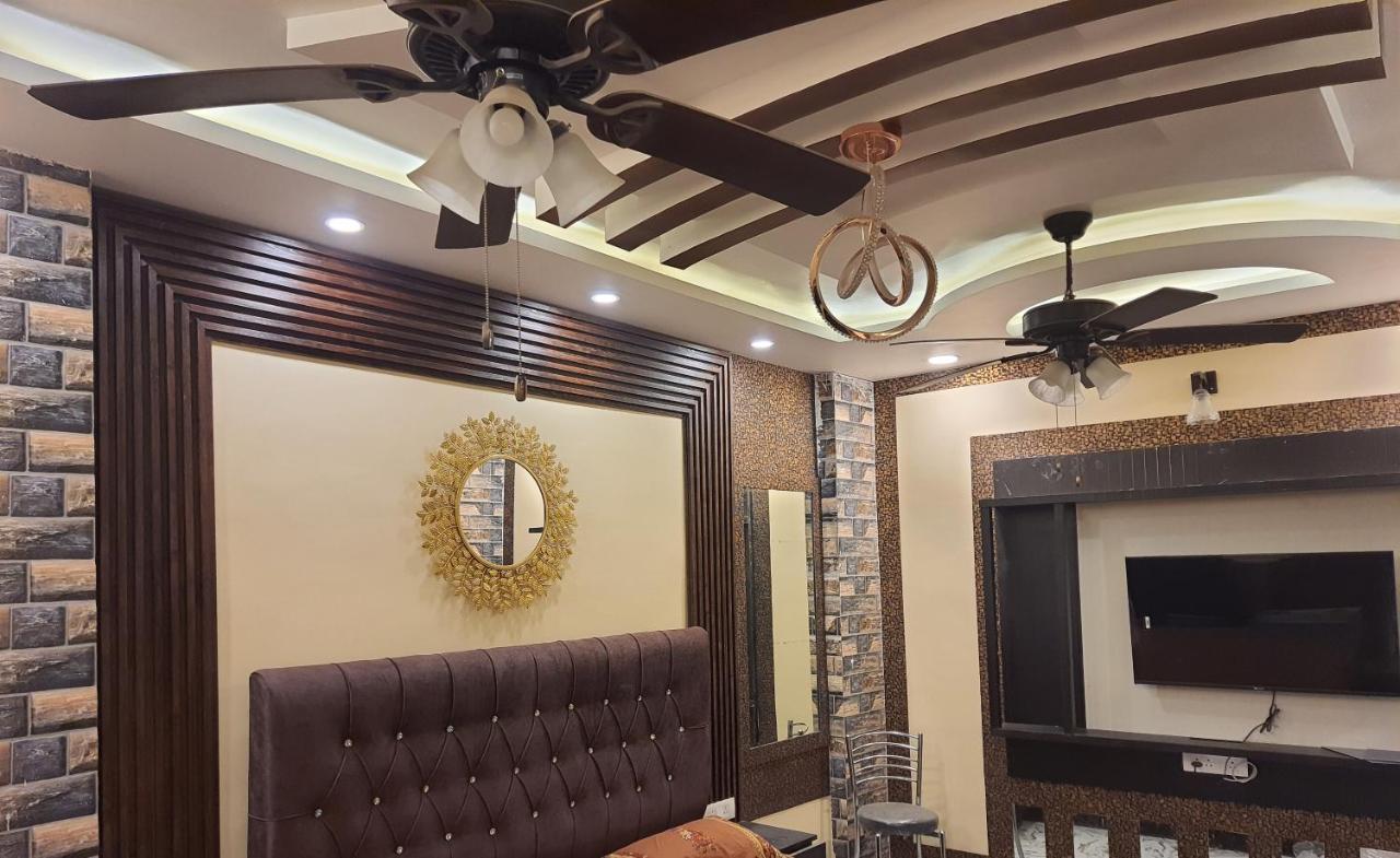 Divine Hotel & Banquet Hall Bhopál Kültér fotó