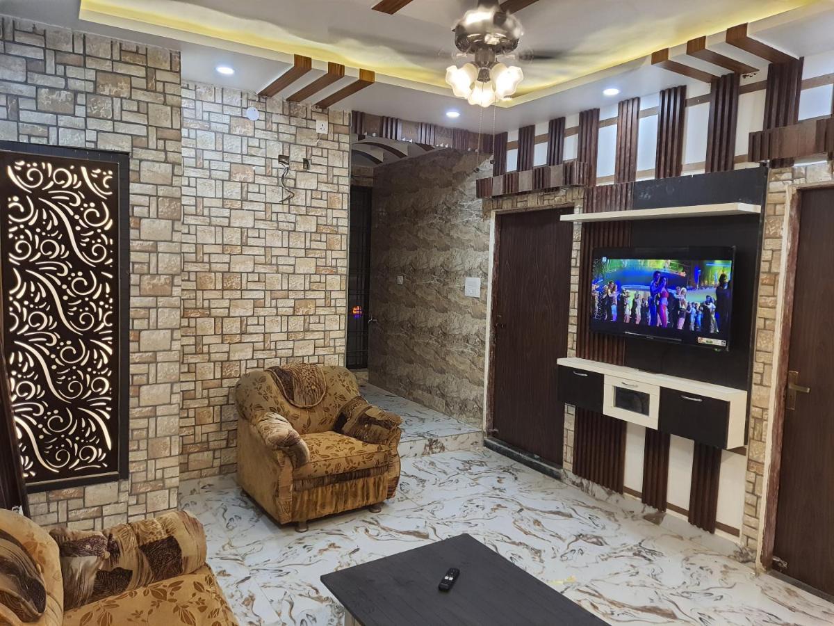 Divine Hotel & Banquet Hall Bhopál Kültér fotó